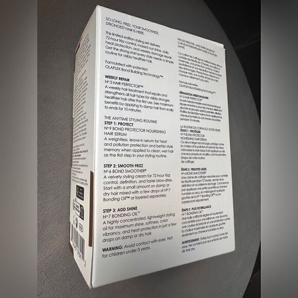 OLAPLEX SMOOTH YOUR HAIR STYLE HAIR KIT Sleek, strong hair is 🎁 of the season - Picture 11 of 15